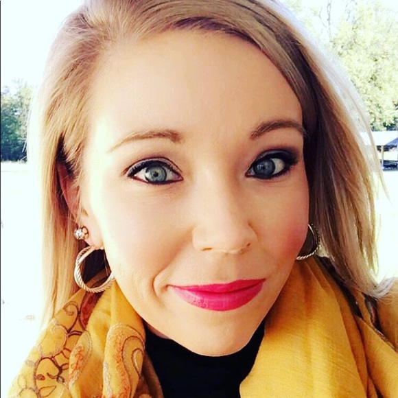 Meet your Posher, Kadie - Picture 7 of 8